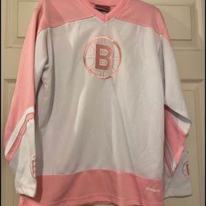 Woman’s extra large bruins jersey